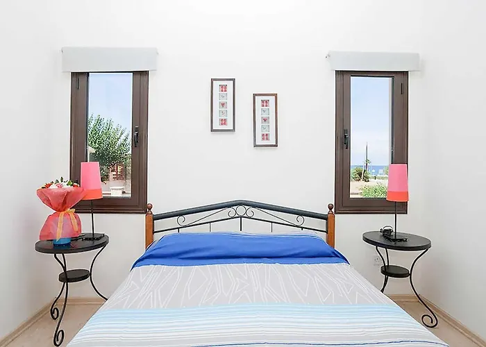 Sea Side Villa Polis