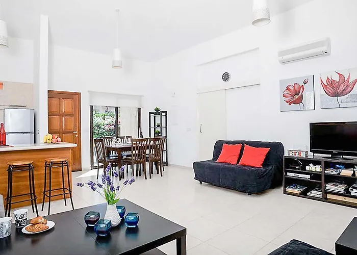 Villa Sea Side Polis